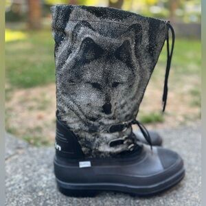 Baffin wolf print insulated snow winter Black and Gray Boots Sz 13